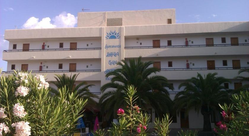 Apartamentos Bahia De San Antonio Exterior photo